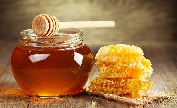 Ăn mật ong trước khi ngủ có tốt cho sức khỏe không?